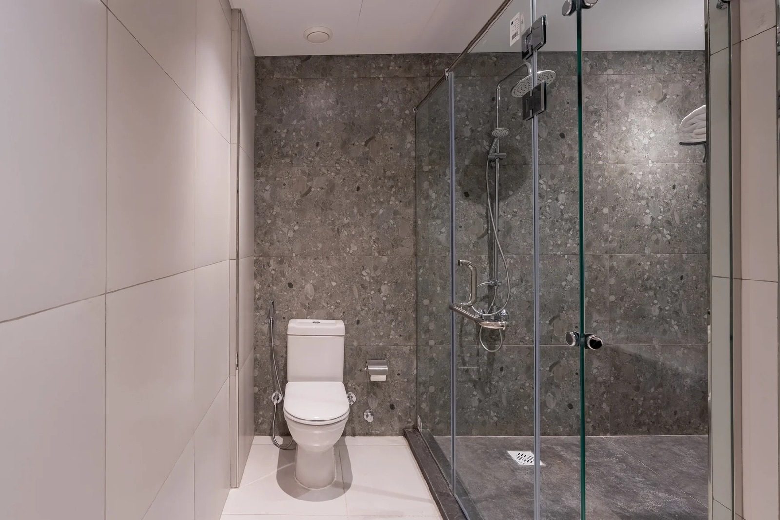 Modern 2BR Apartment – Nile View – Zamalek — Apartment in Nile side of Zamalek, Cairo, Egypt — photo 12