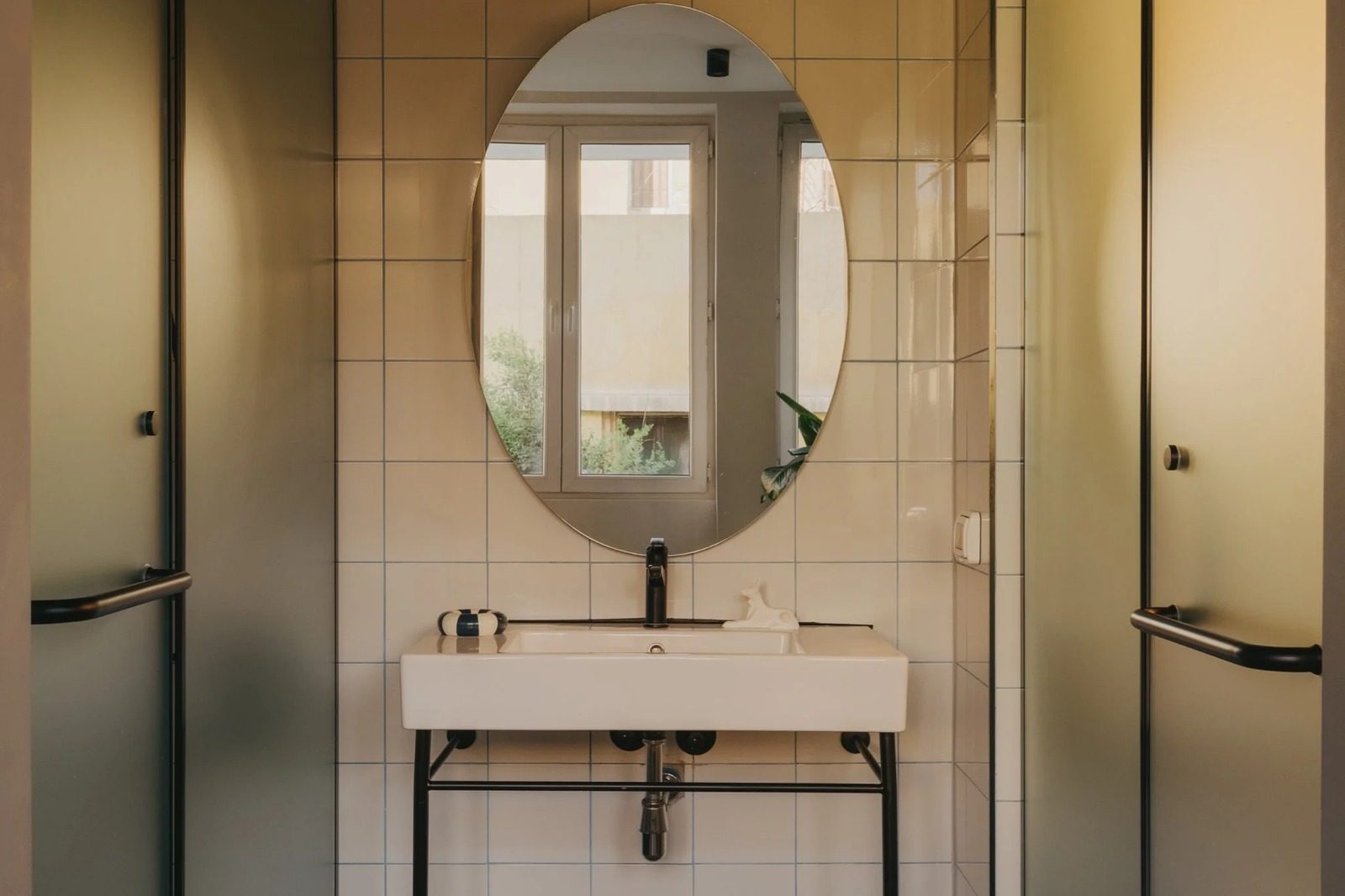 Deluxe Junior Suite – Downtown Cairo — Studio in Downtown Cairo, near Tahrir Square and Talaat Harb St, Egypt — photo 5