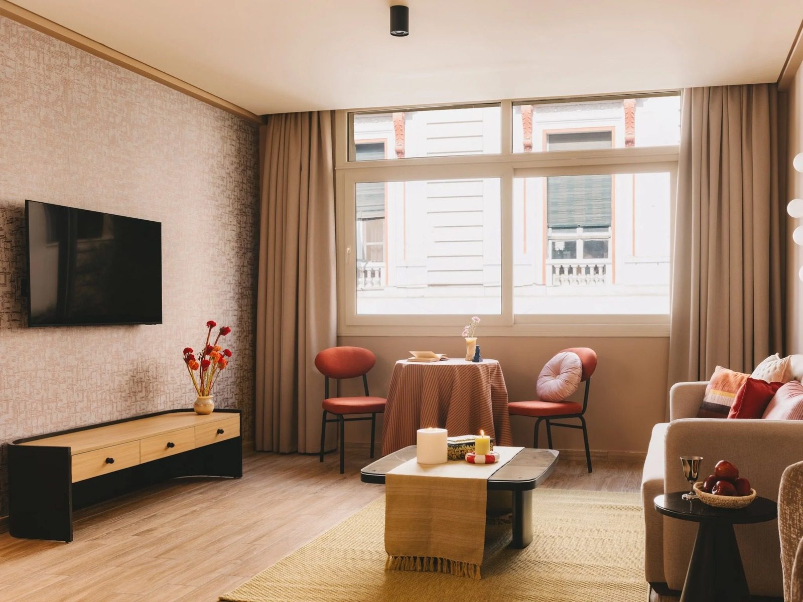 Bright 1BR Apartment – Downtown Cairo — Apartment in Downtown Cairo, near Adly St and Talaat Harb Square, Egypt — photo 2