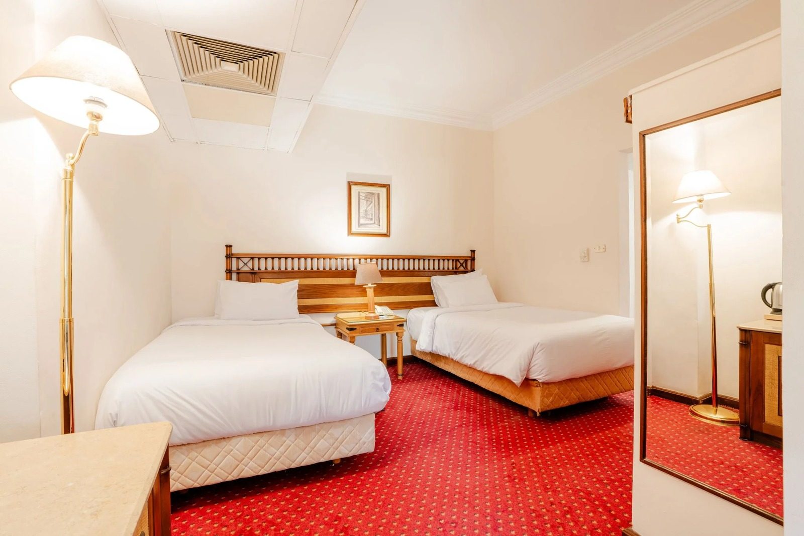 Standard Triple Room – Nile-side Hotel, Zamalek — Private room in a hotel in Nile side of Zamalek, Cairo, Egypt — photo 4