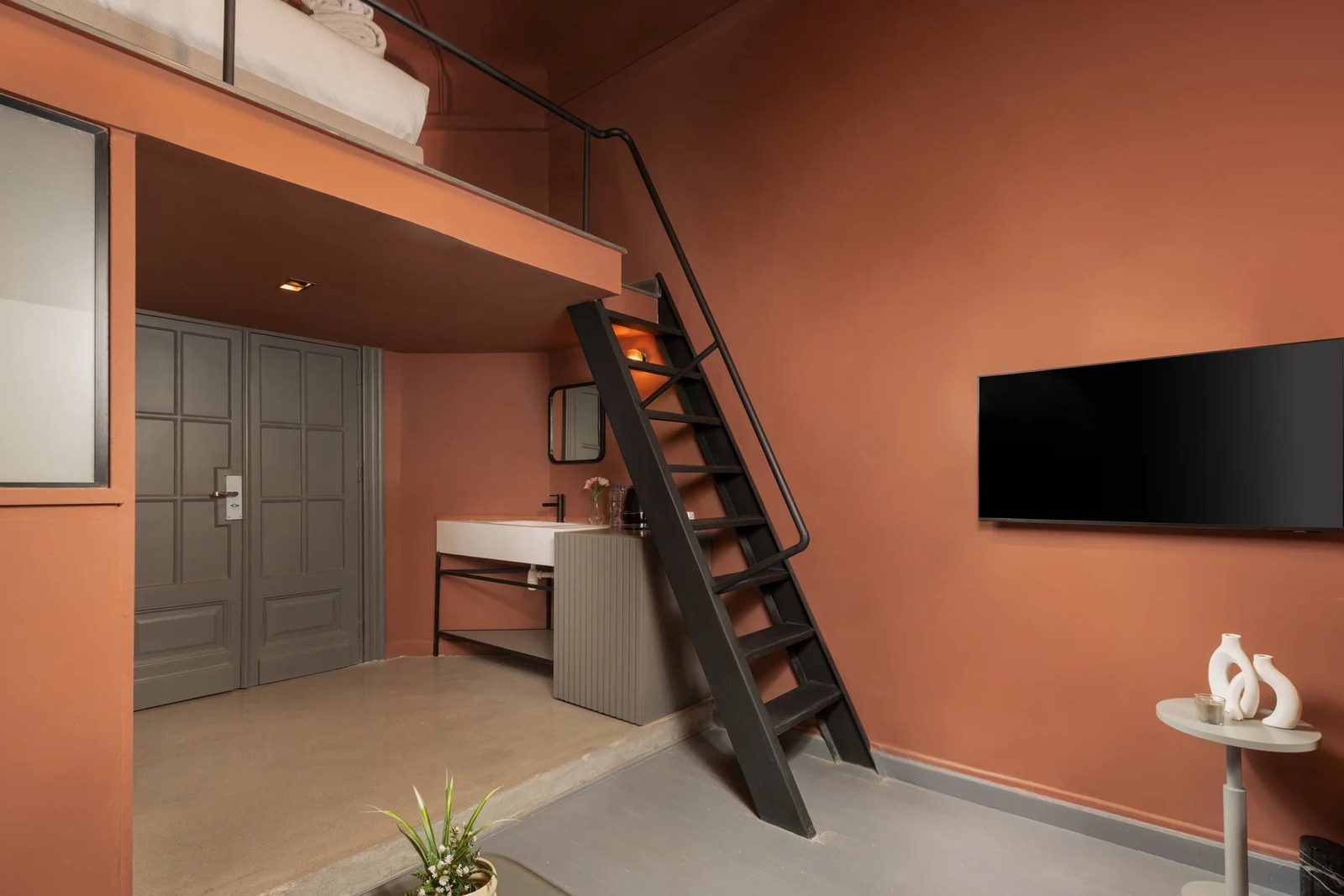 Loft Studio – Sea View – Alexandria — Studio in Central Alexandria Corniche, near Raml Station and Saad Zaghloul Square, Egypt — photo 4