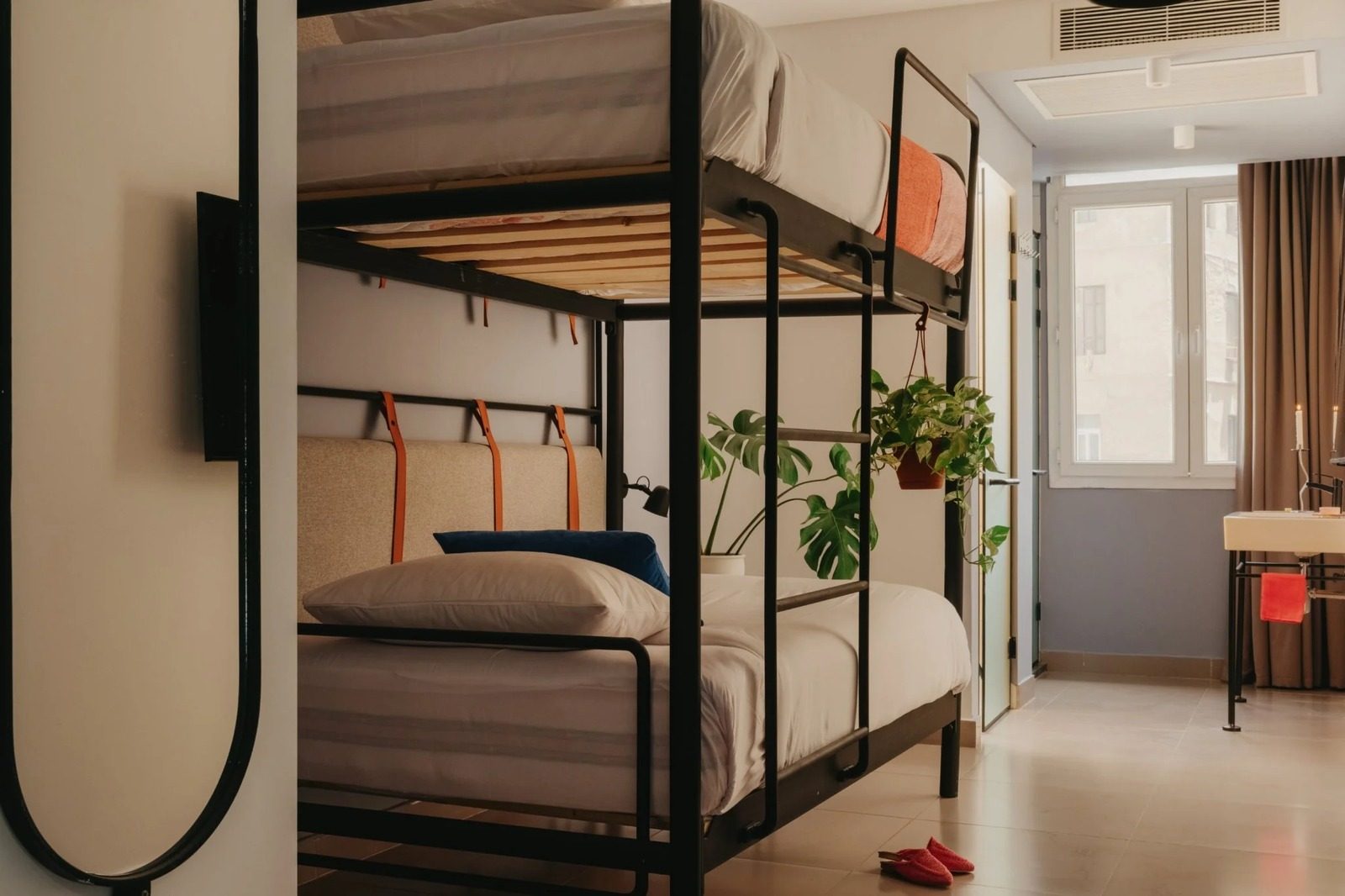 Bright Compact Studio – Downtown Cairo — Studio in Downtown Cairo, near Tahrir Square and Talaat Harb St, Egypt — photo 2