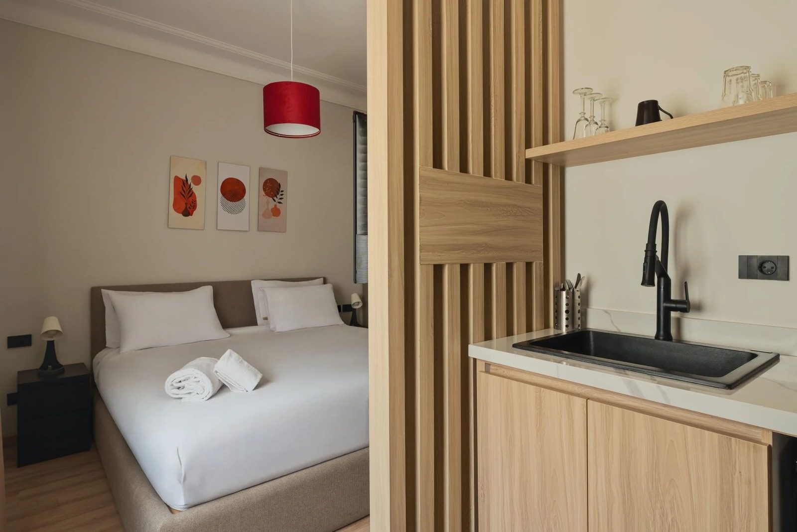 Compact King Studio with Kitchenette – Zamalek — Studio in Zamalek, next to the Lebanese Embassy, Egypt — photo 3