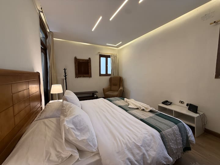 Beautiful Apartment in Quiet Zamalek Sunny Cozy — Apartment in Cairo, Egypt, Egypt — photo 3