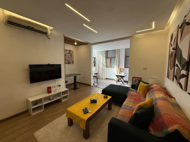 Beautiful Apartment in Quiet Zamalek Sunny Cozy — Apartment in Cairo, Egypt, Egypt — photo 8