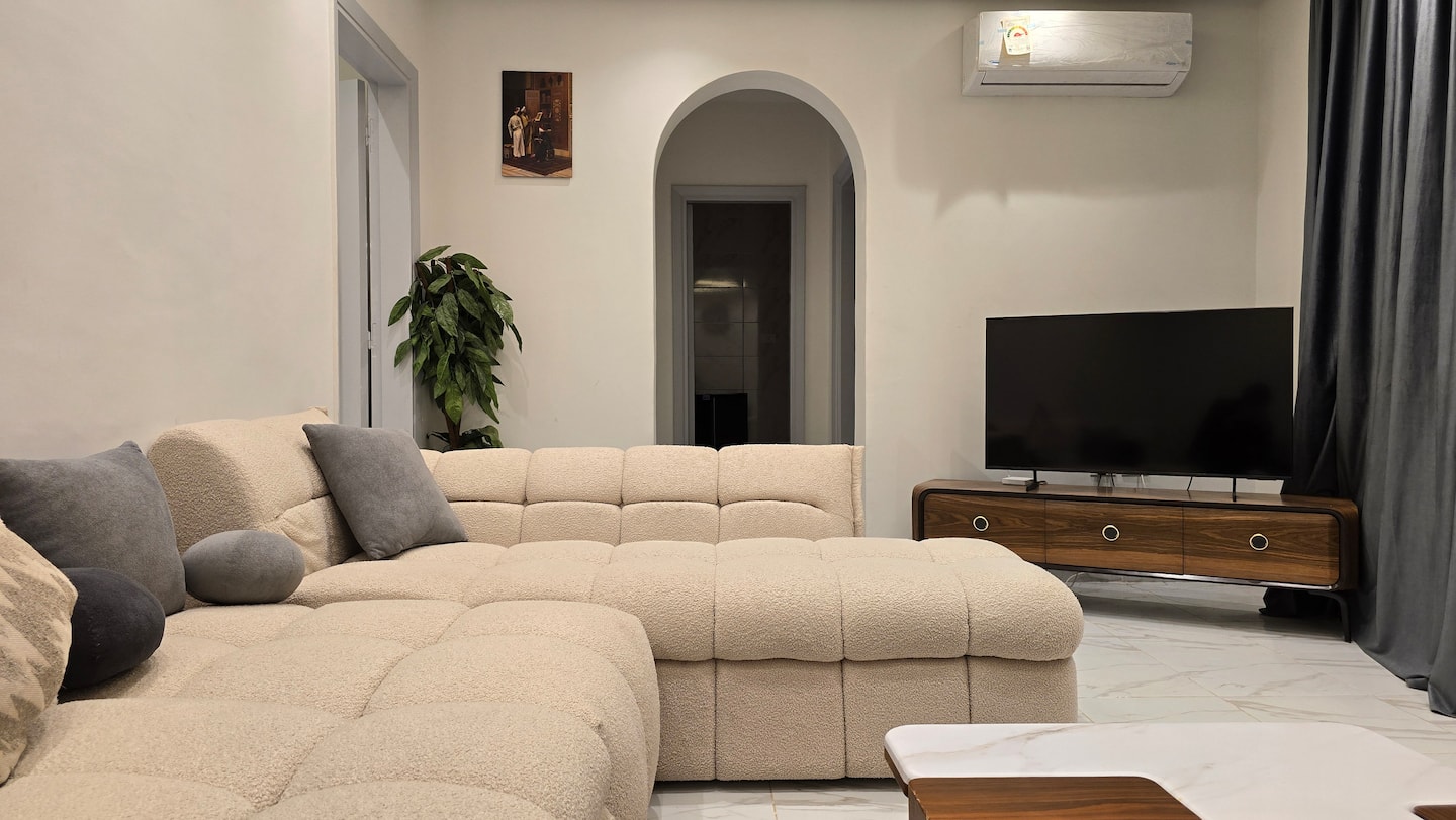 DHB STAYS | Luxury 2BR Qasr El Nil | G-304 — Apartment in Downtown Cairo (Marouf), Cairo Governorate, Egypt, Egypt — photo 2