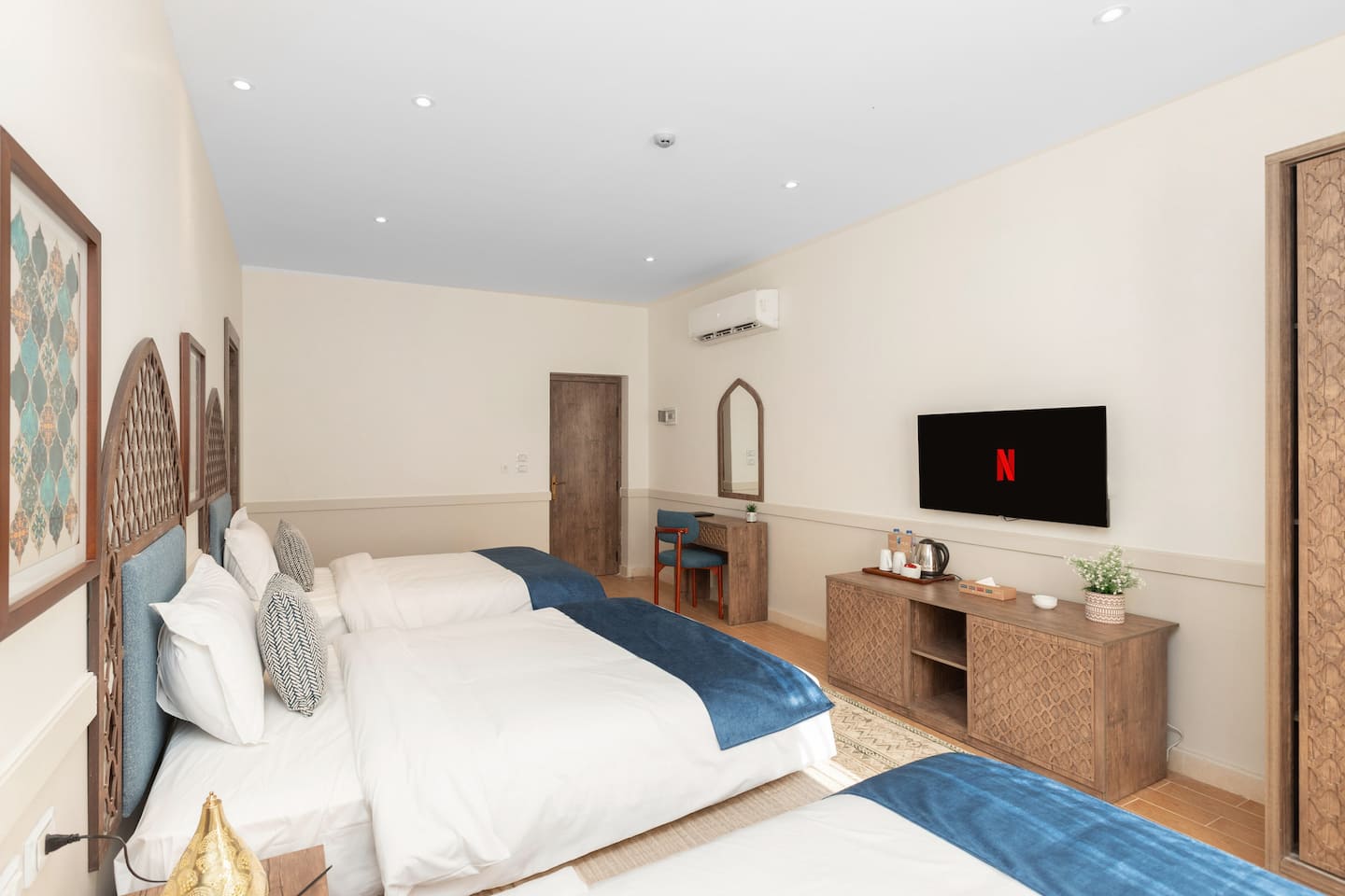 Std. Triple beds-Prime Boutique Heliopolis Terrace — Private room in a hotel in Prime Boutique Heliopolis Terrace, Cairo, Egypt — photo 18
