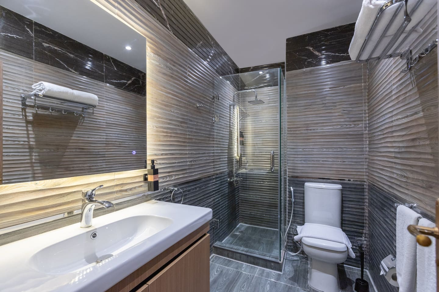 Dlx Queen bed - Prime Boutique Heliopolis Terrace — Private room in a hotel in Prime Boutique Heliopolis Terrace, Cairo, Egypt — photo 4