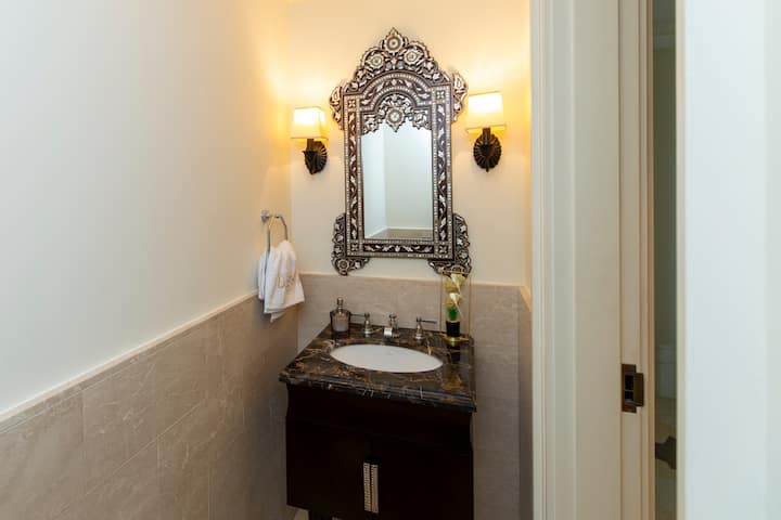 DHB STAYS | St. Regis 2BR Partial Nile View Apt — Private room in a hotel in Cairo, Egypt, Egypt — photo 33