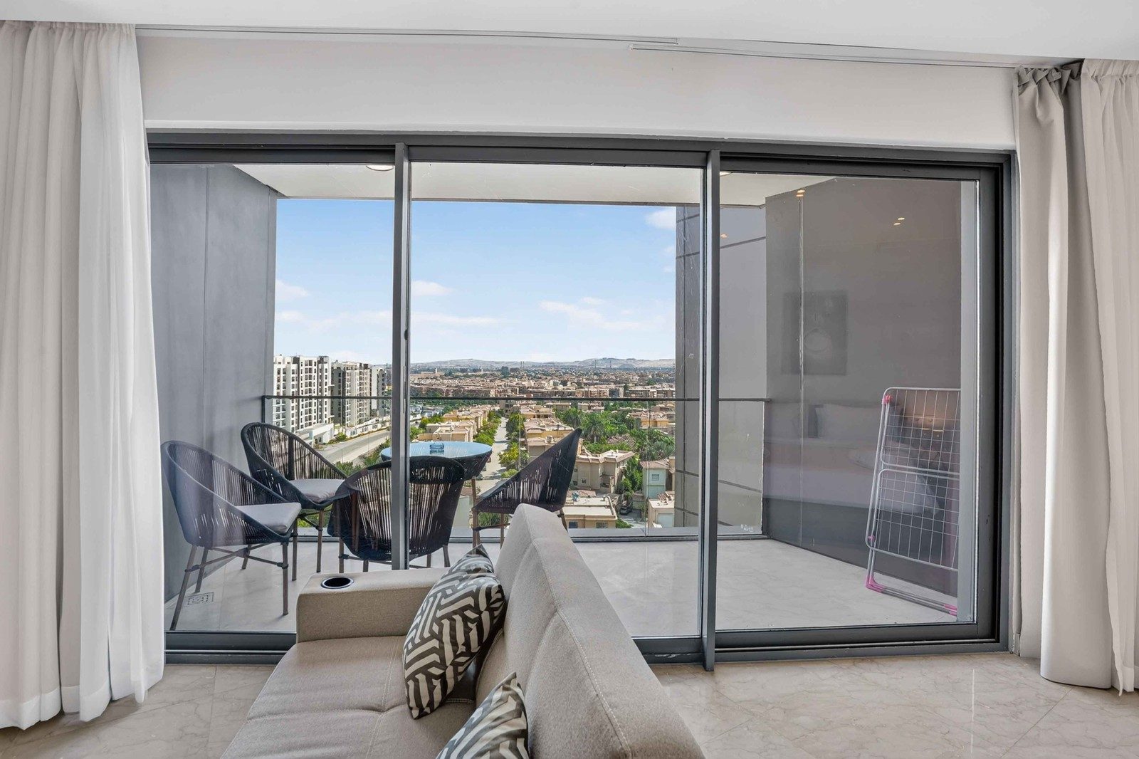 Chic Studio – Sheikh Zayed – ZED Towers — Studio in ZED Towers, Sheikh Zayed, Egypt — photo 2
