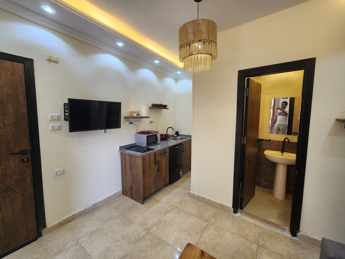 Amigos Rosarena Studio with Roof Terrace — Studio in Pyramids Gardens, Giza, Egypt — photo 7