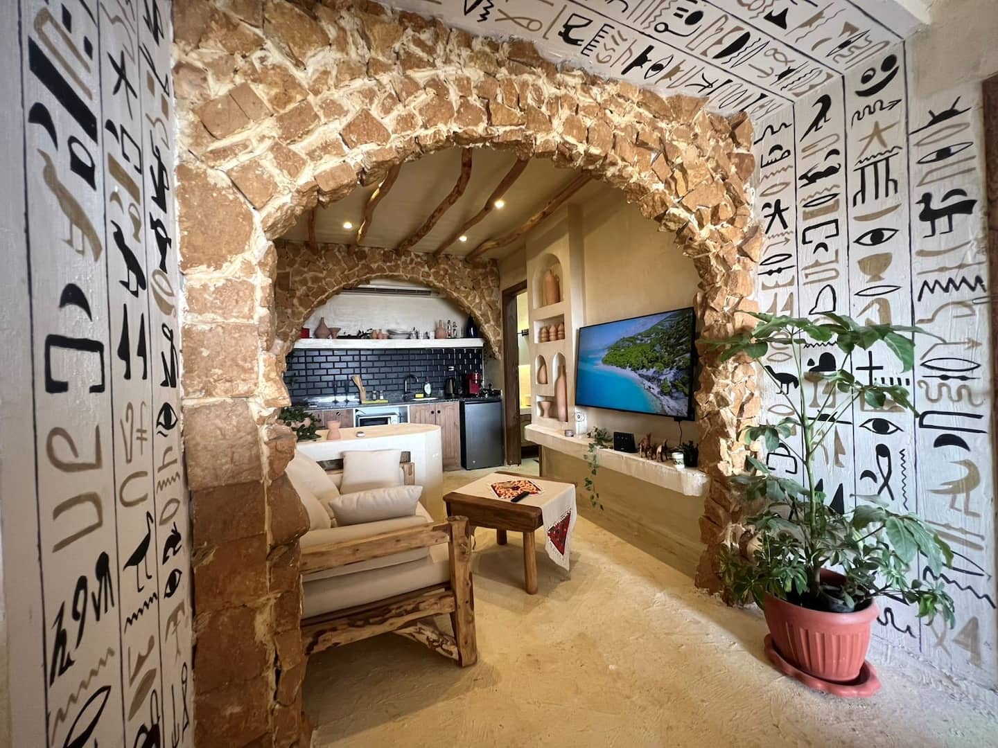 Ancient Pyramids View Retreat with Jacuzzi 806 — Studio in Nazlat as Sammān, Giza, Egypt — photo 3