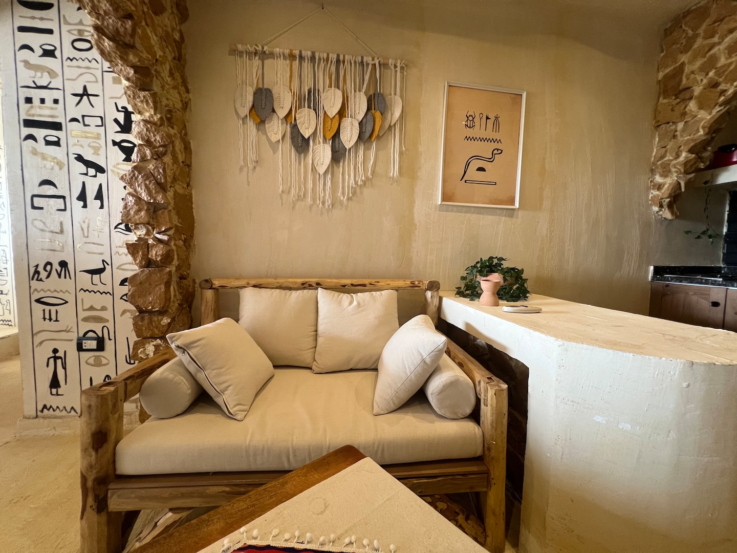 Ancient Pyramids View Retreat with Jacuzzi 806 — Studio in Nazlat as Sammān, Giza, Egypt — photo 7