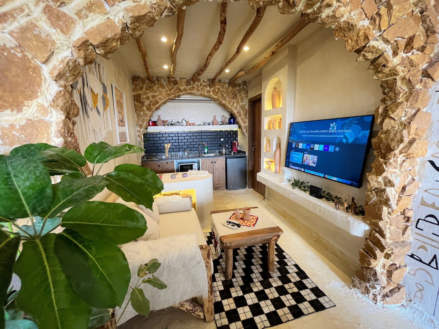 Ancient Pyramids View Retreat with Jacuzzi 806 — Studio in Nazlat as Sammān, Giza, Egypt — photo 8