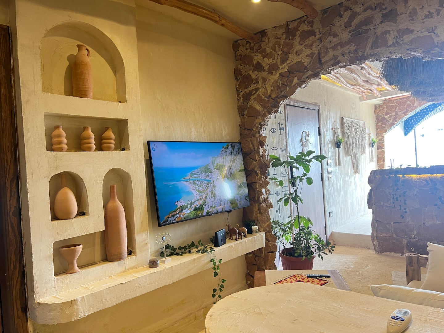 Ancient Pyramids View Retreat with Jacuzzi 806 — Studio in Nazlat as Sammān, Giza, Egypt — photo 9