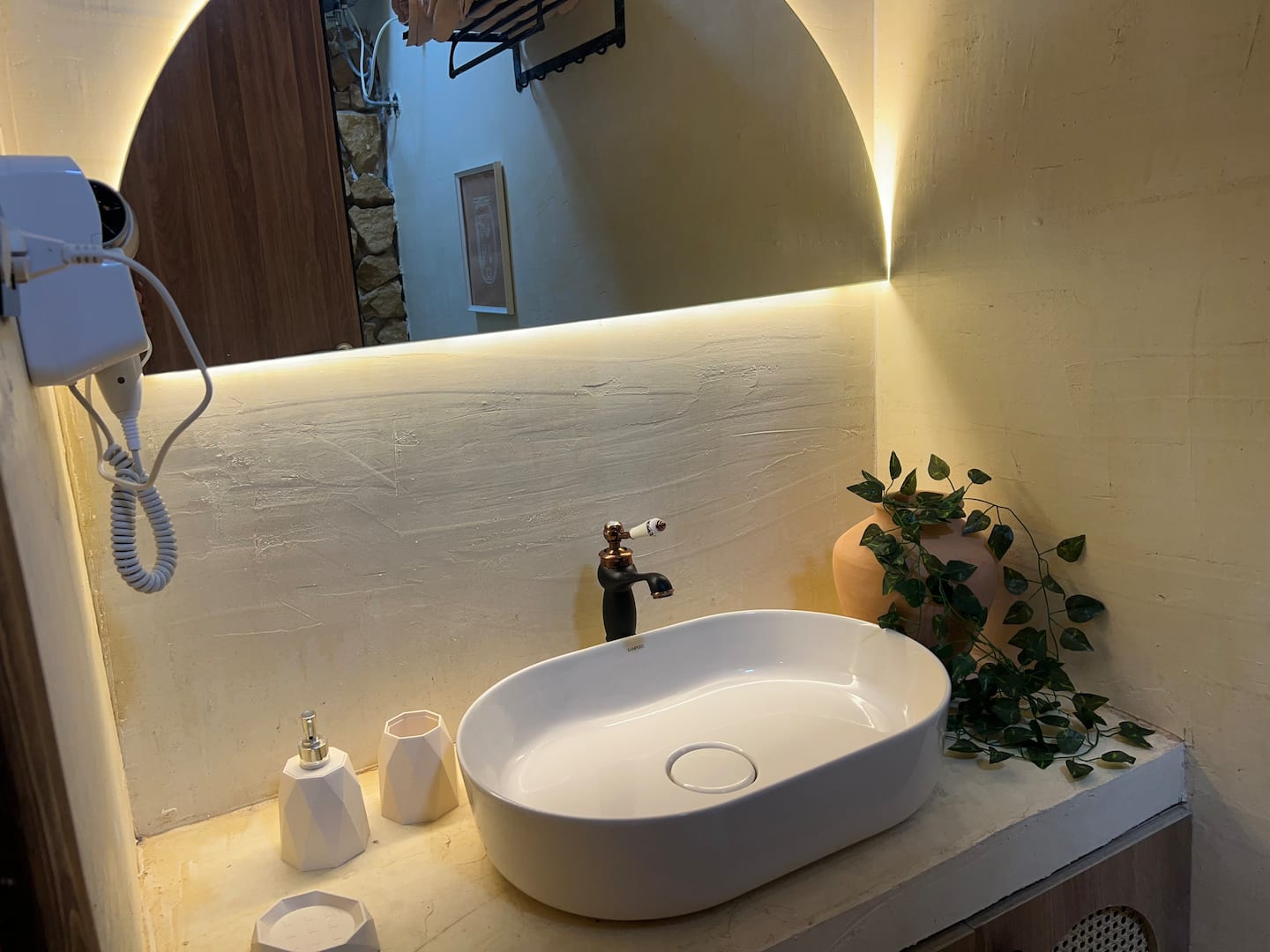 Ancient Pyramids View Retreat with Jacuzzi 806 — Studio in Nazlat as Sammān, Giza, Egypt — photo 20