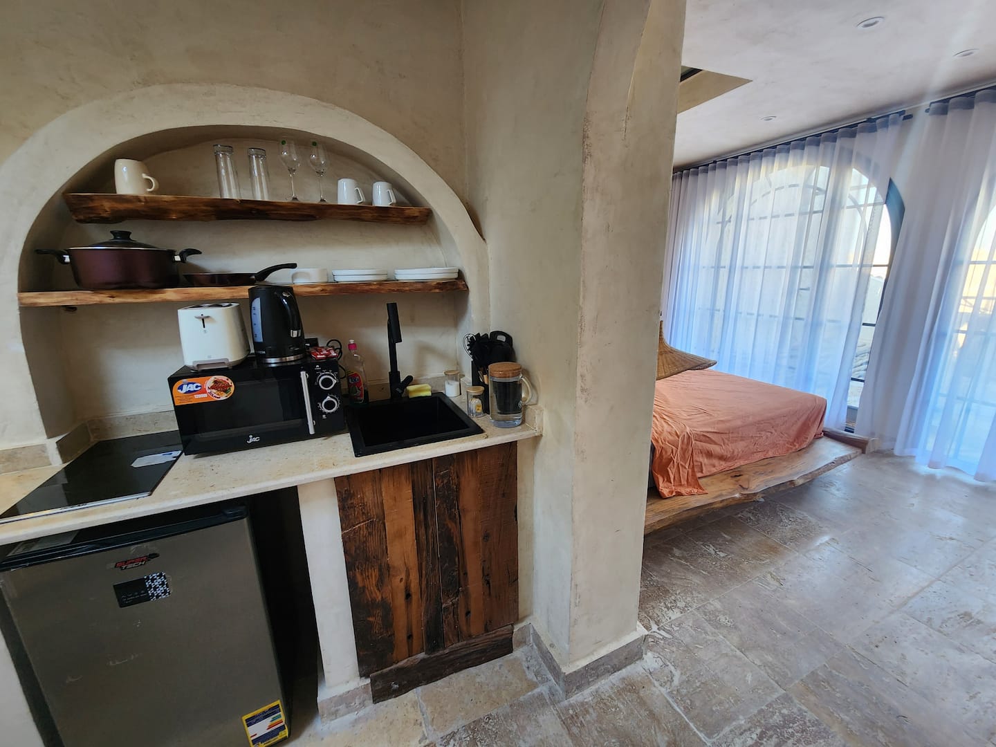 Suspiroo | Skylight + Private Jacuzzi Terrace — Studio in Giza, Egypt — photo 8