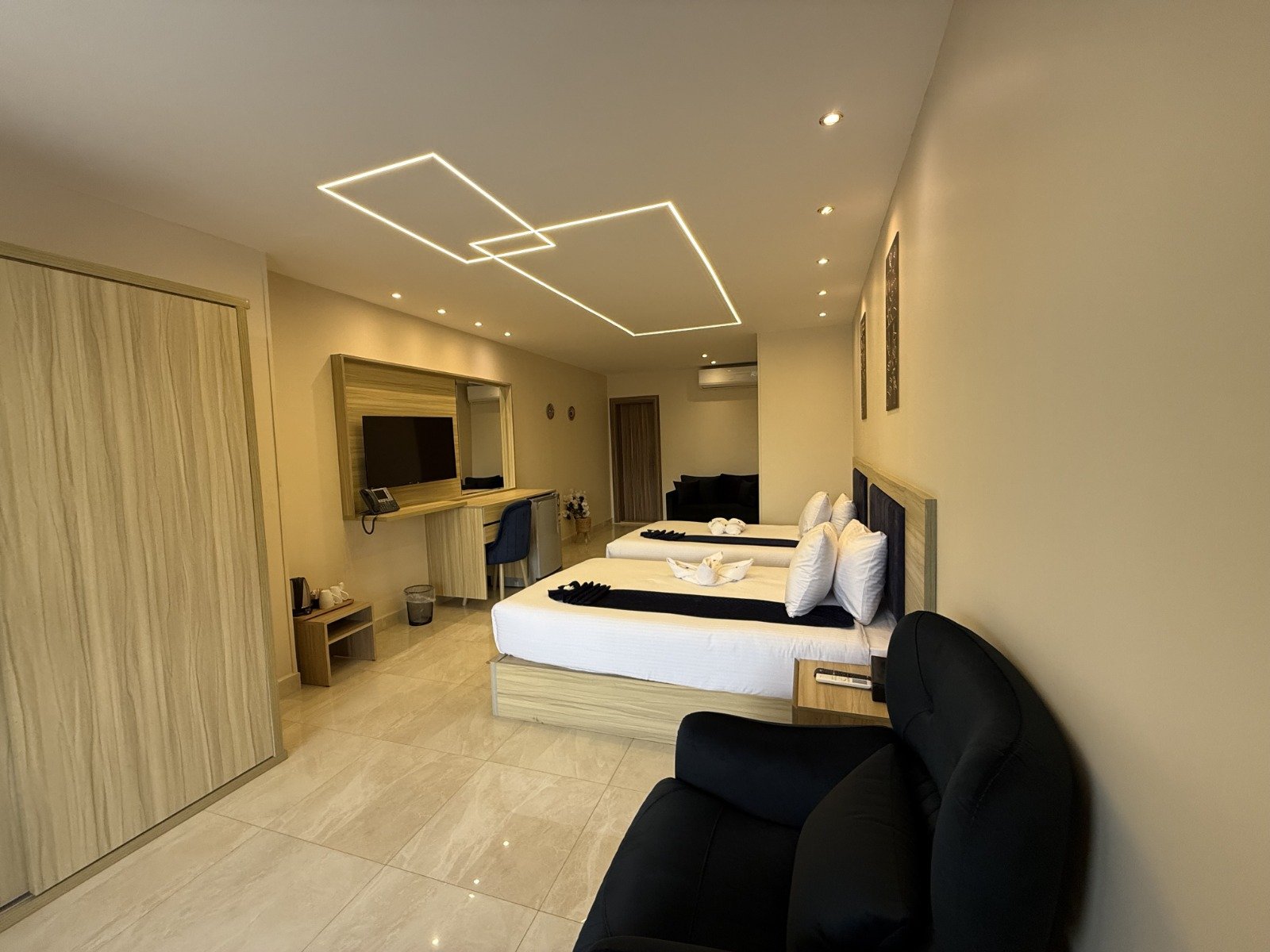 Rooftop Single Suite with Pyramids-View Terrace – Pyramids Khan Hotel, Giza — Private room in a hotel in Pyramids Khan Hotel, Al Haram, Giza, Egypt — photo 4